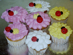 lady bug cupcakes